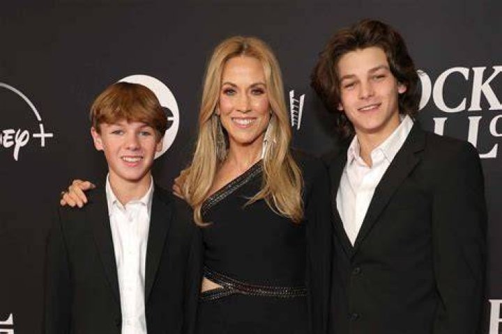 
Harlan Crow Family Business In Dallas With Wife Kathy Crow and Children 