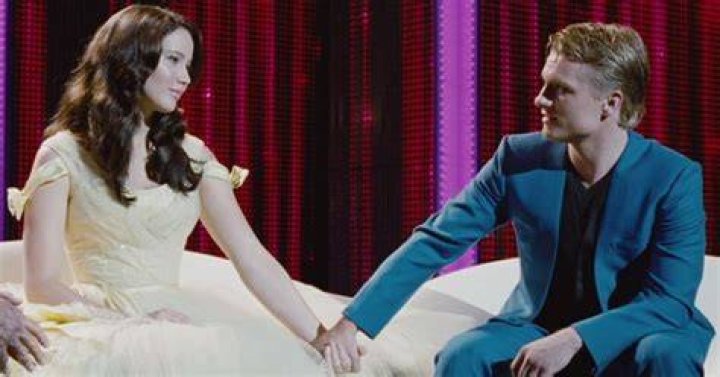 
”He’s Our King” – Lady Replies Those Blasting Her For Declaring Love For Portable 