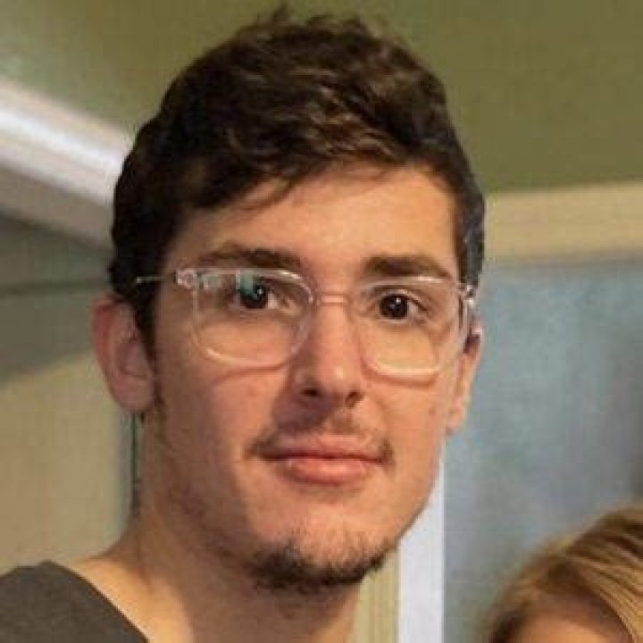 Holden Davenport - Age, Family, Bio