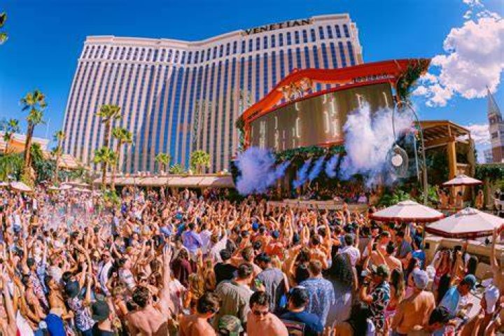 How long do pool parties last in Vegas?