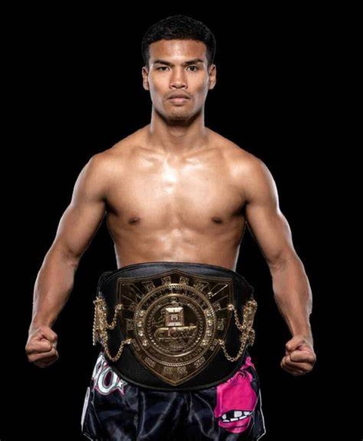 How much do glory kickboxers make?