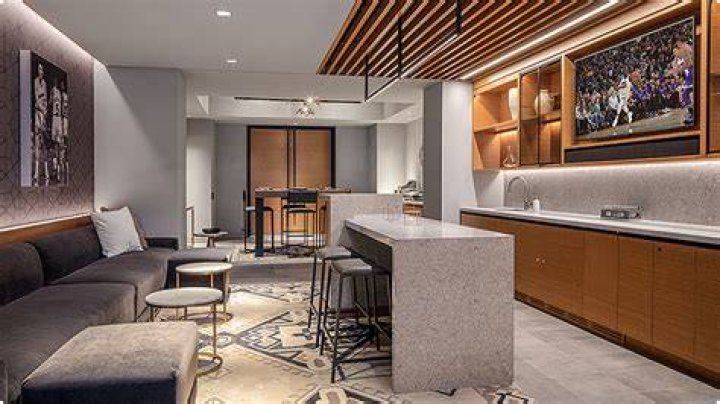 How much is a suite at Chase Center?