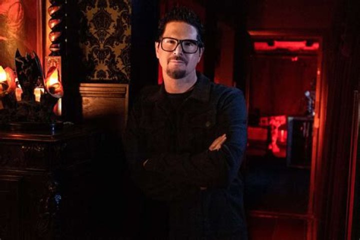 “I don’t hunt ghosts, I communicate with them”-Zak Bagans’ paranormal investigation, his tattooed body and his lifestyle! Read on all that here!