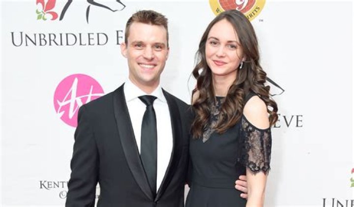 Is Australian actor, Jesse Spencer currently dating anyone? He previously called off his engagement with actress, Jennifer Morrison