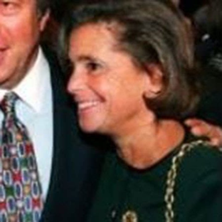 Is Billionaire, Robert Kraft planning to wed his girlfriend, Dana Blumberg?