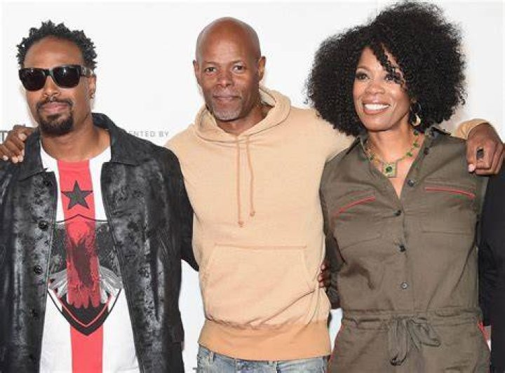 
Is Shawn Wayans Married? His Wife Name, Children, Family and Net worth 