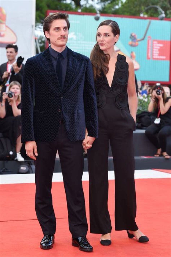 Italian movie actor, Luca Marinelli's wife is Alissa Jung, a German actress.