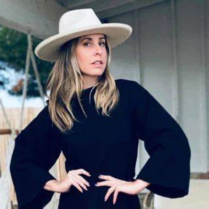 Jennifer DeLonge Bio (Wiki) 