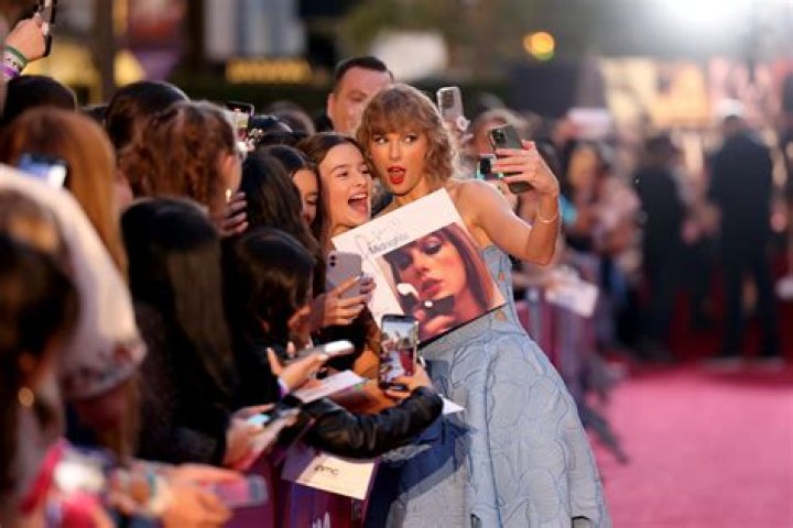 Jennifer Lopez channels Taylor Swift as she tells fans her beauty secrets