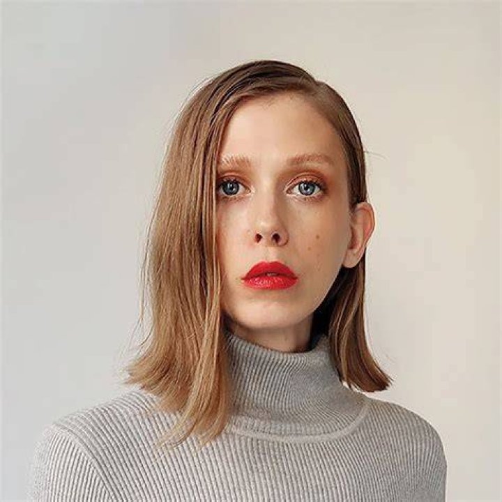 Jenny Mustard - Trivia, Family, Bio