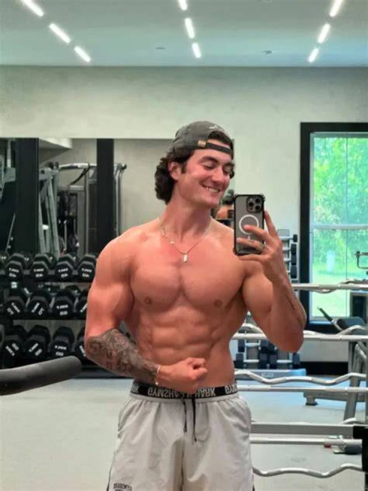 Jesse Hlubik Bio (Wiki) 