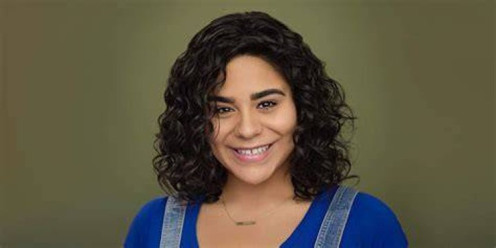Jessica Marie Garcia – Age, Weight Loss, Engaged, Husband