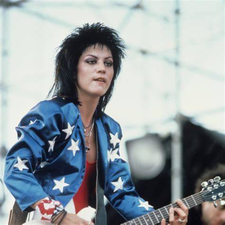 Joan Jett - Age, Family, Bio
