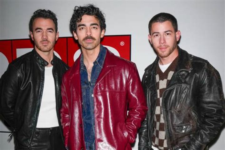Joe Jonas | Celebuzz