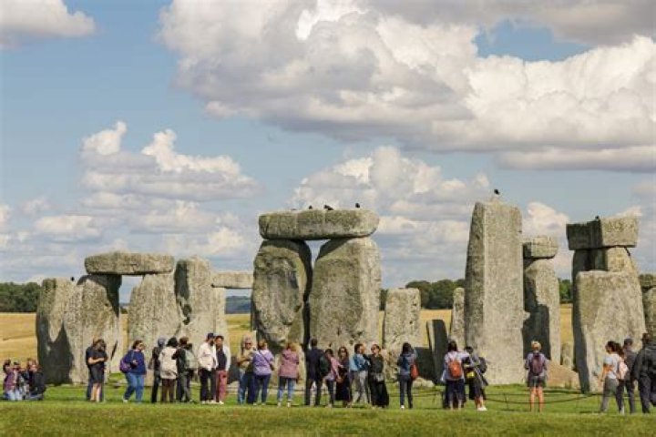 Joel McHale’s kid at Stonehenge: ‘wow look at this pile of rocks’ – typical teenager?