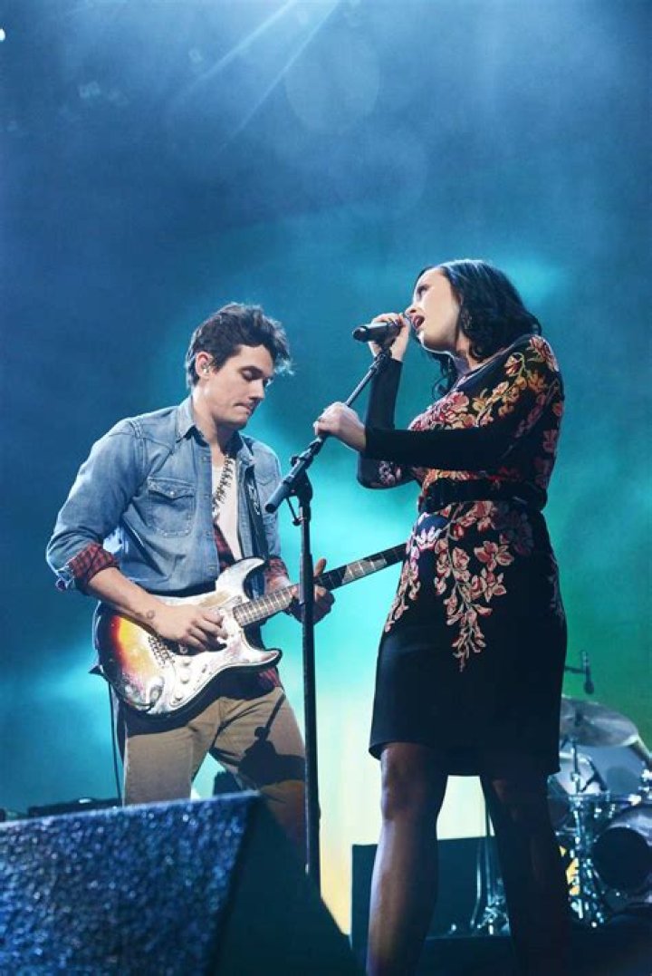 John Mayer and Katy Perry’s Romantic Duet on Stage