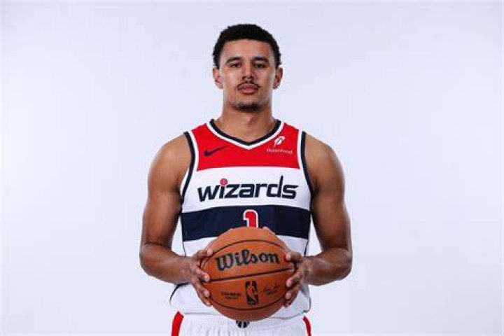 Johnny Davis (Basketball Player) - Age, Family, Bio
