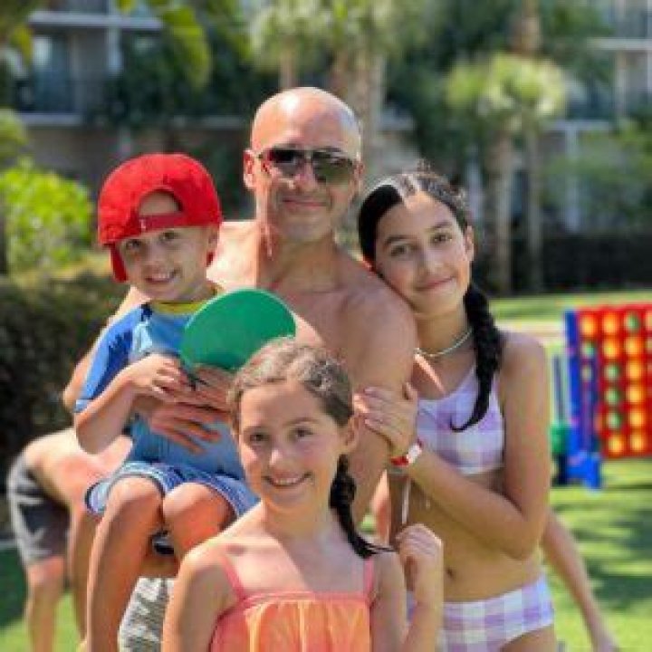 Jon Anik - Age, Family, Bio