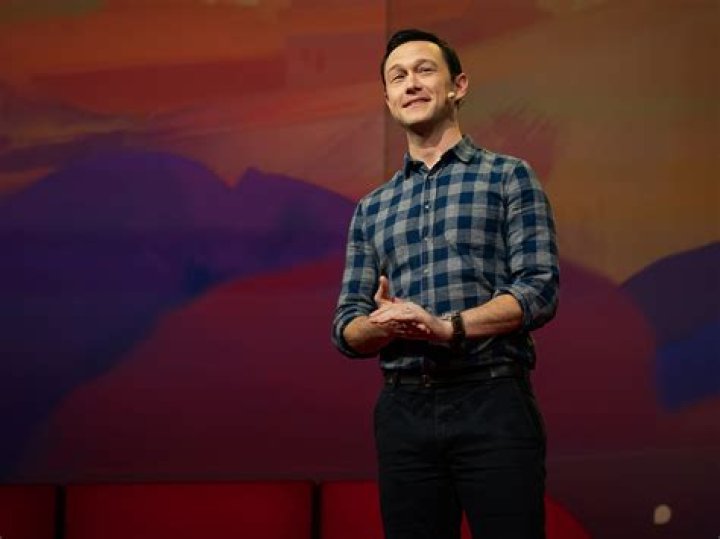 “Joseph Gordon Levitt is a hot piece singing ‘Natural Woman'” links