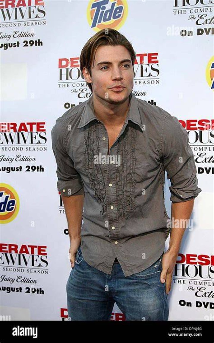 Josh Henderson (TV Actor) - Age, Family, Bio