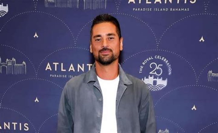 Jr Ramirez Cheating Scandal And Reddit Drama: Did He Cheat On Melissa Roxburgh?