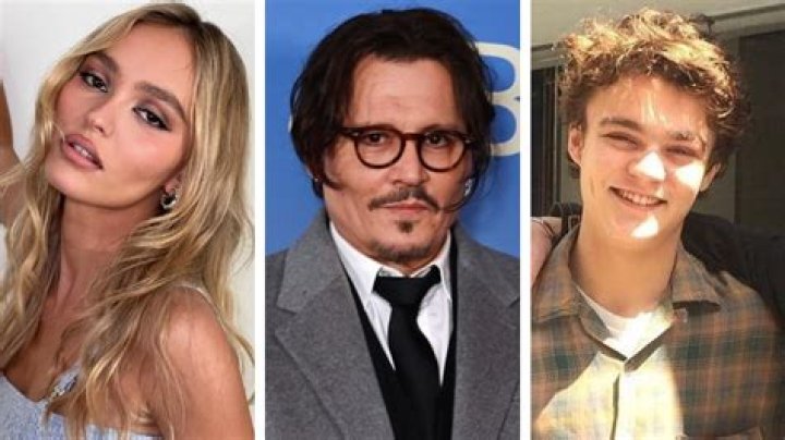 Julia Roberts handknits sweaters for Johnny Depp’s kids