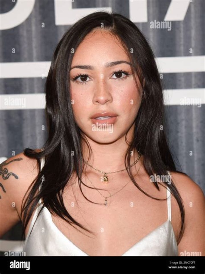 Julie Sofia - Age, Family, Bio