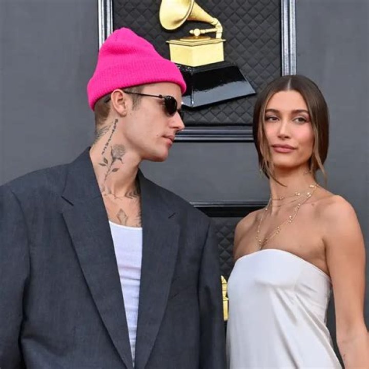 Justin Bieber & Hailey Baldwin looked sad and try-hard at the 2022 Grammys