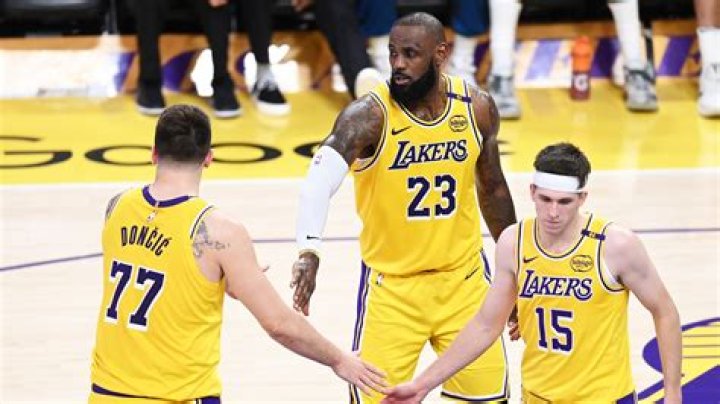 Justin Timberlake explains why he dry humped Jessica Biel at Lakers game