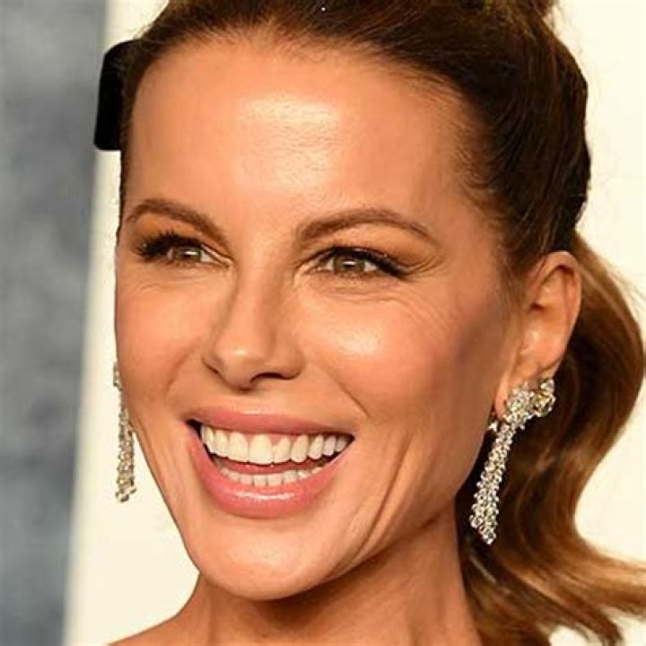 Kate Beckinsale's heart 'breaks all over again' over stepdad's death after award 'snub'
