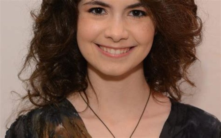 Katlin Mastandrea Net Worth - Wiki, Age, Weight and Height, Relationships, Family, and More