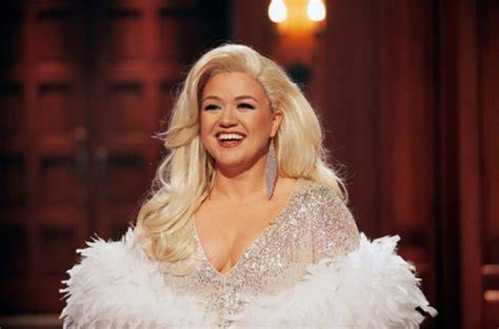 Kelly Clarkson Bio (Wiki) 