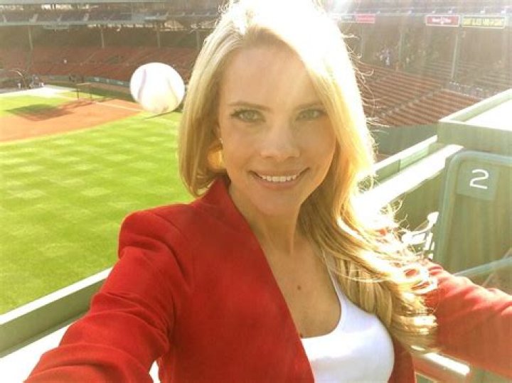 Kelly Nash, Sun Sports Rays Reporter, Takes Amazing Self-Portrait in Boston. Saved herself from a baseball!