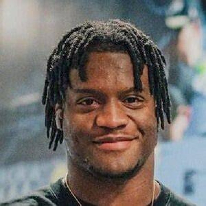 Kenneth Walker III (Football Player) - Age, Family, Bio