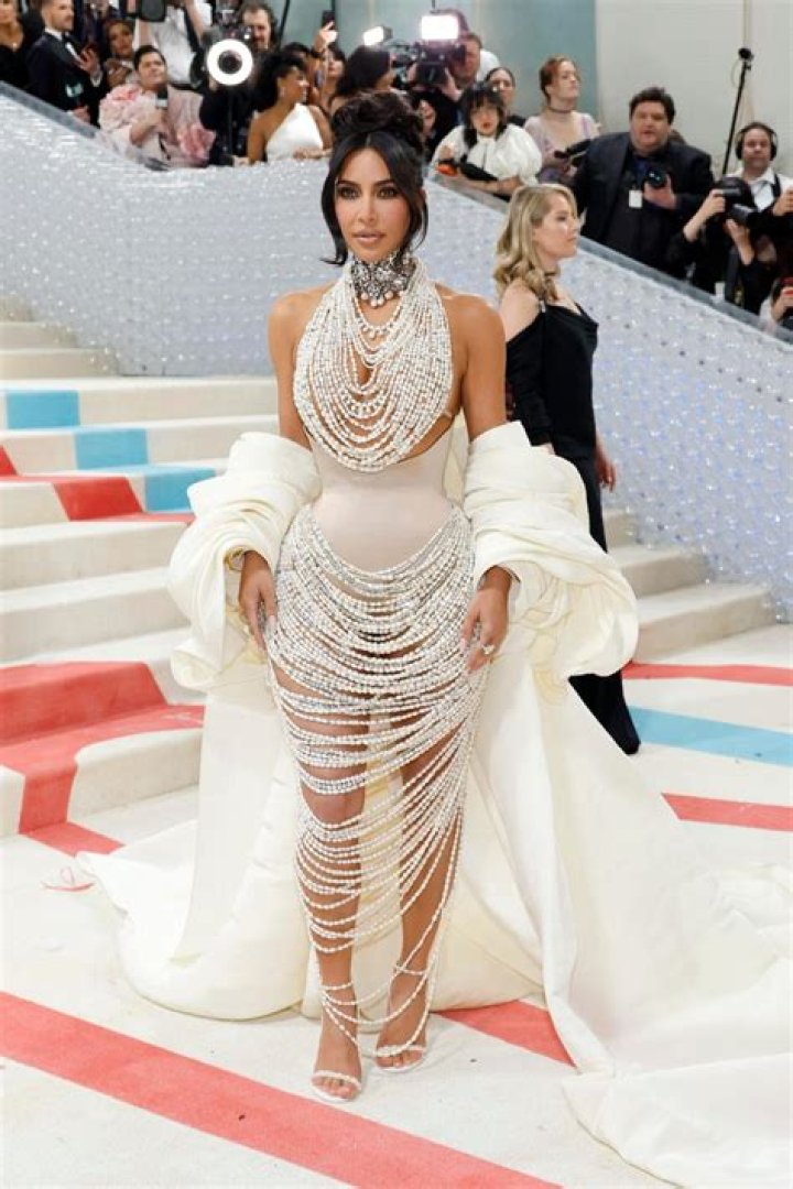 Kim Kardashian's Crazy Photoshop Fail