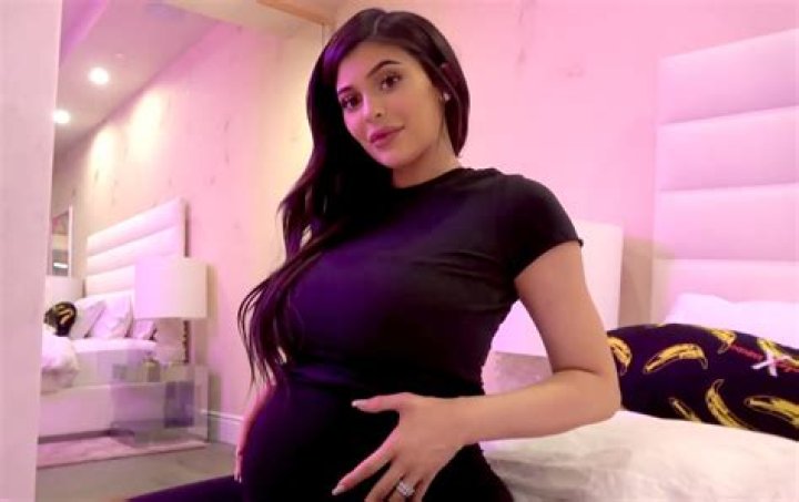 Kylie Jenner Shares Pregnancy Photo
