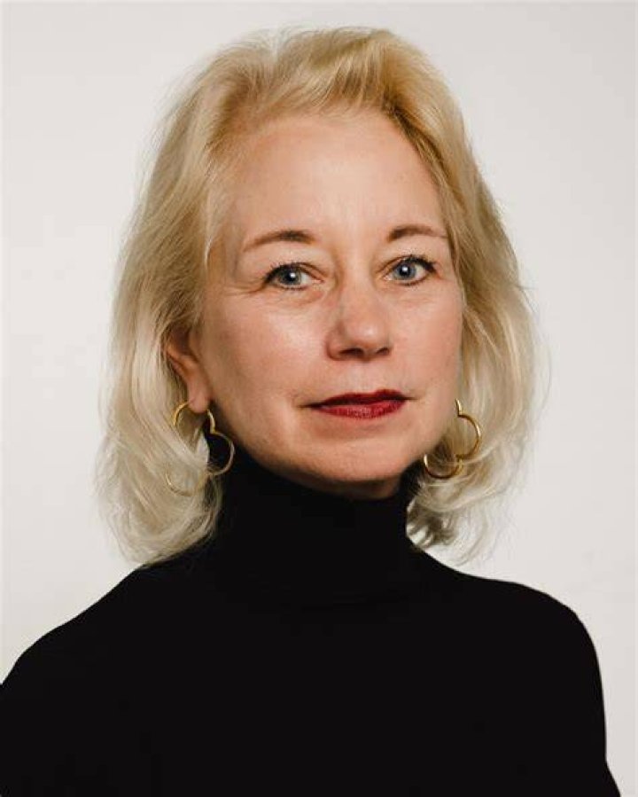Laura Lippman - Age, Family, Bio