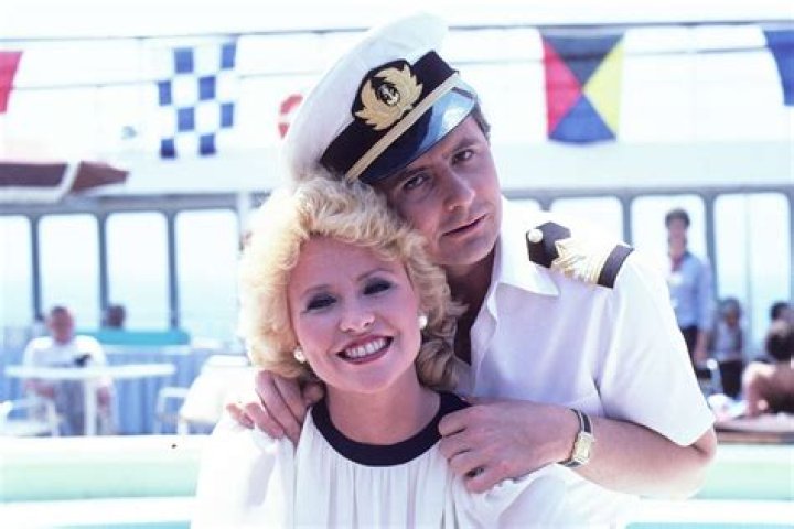 Lauren Tewes Poster G633301 - CelebPoster.com