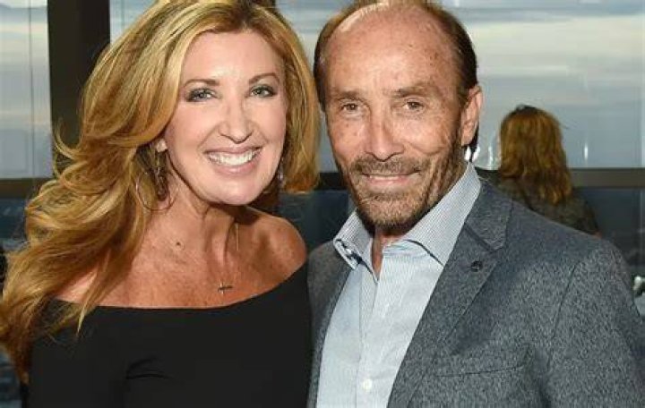 Lee Greenwood - Age, Family, Bio