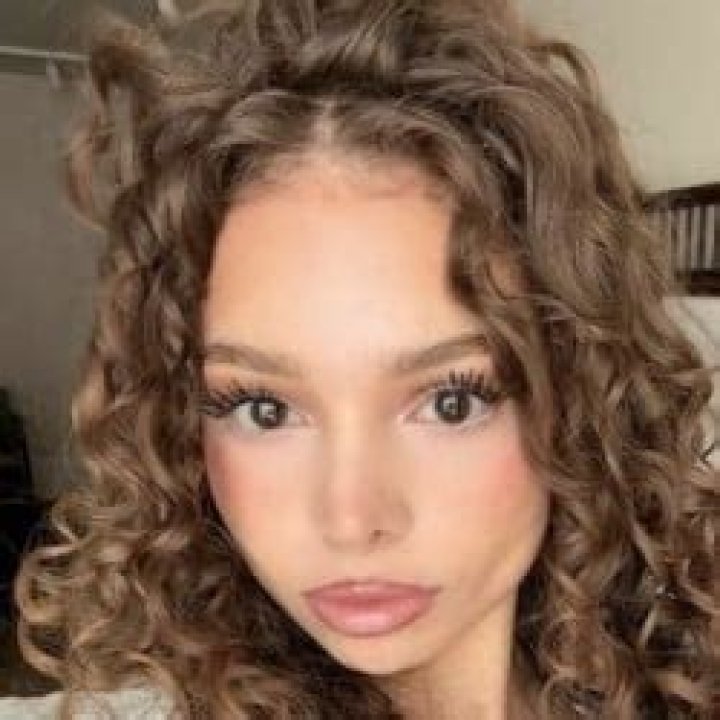 lilyilyb - Age, Family, Bio