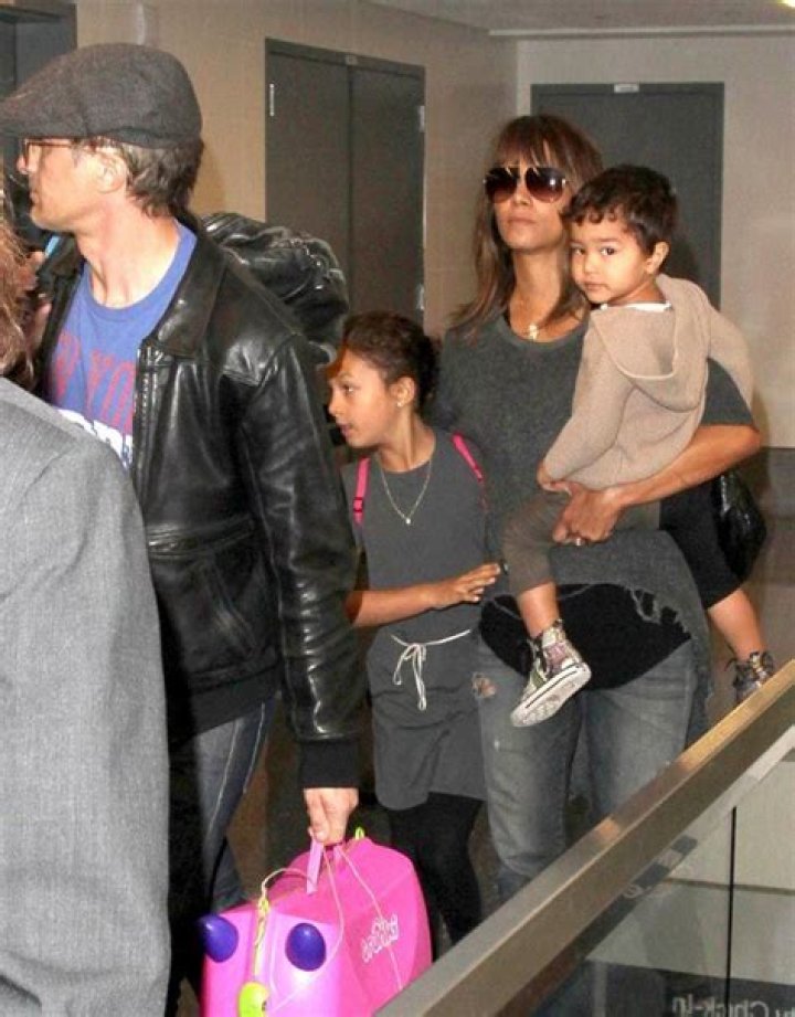 Maceo Martinez Parents' Halle Berry And Oliver Martinez Took The Joint Custody Of Maceo