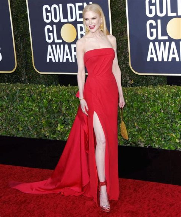 Margot Robbie in Chanel at the Golden Globes: lovely or too informal?