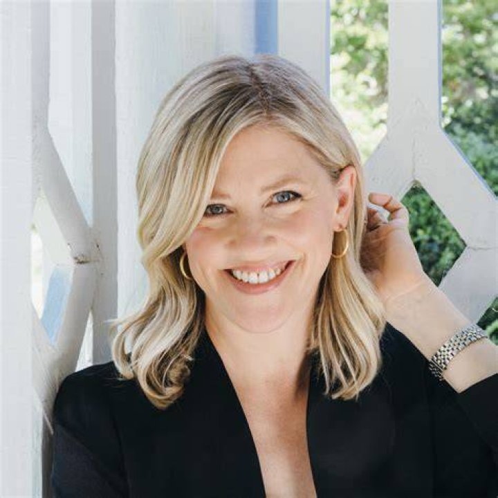Mary Laura Philpott Height, Weight, Net Worth, Age, Birthday, Wikipedia, Who, Nationality, Biography