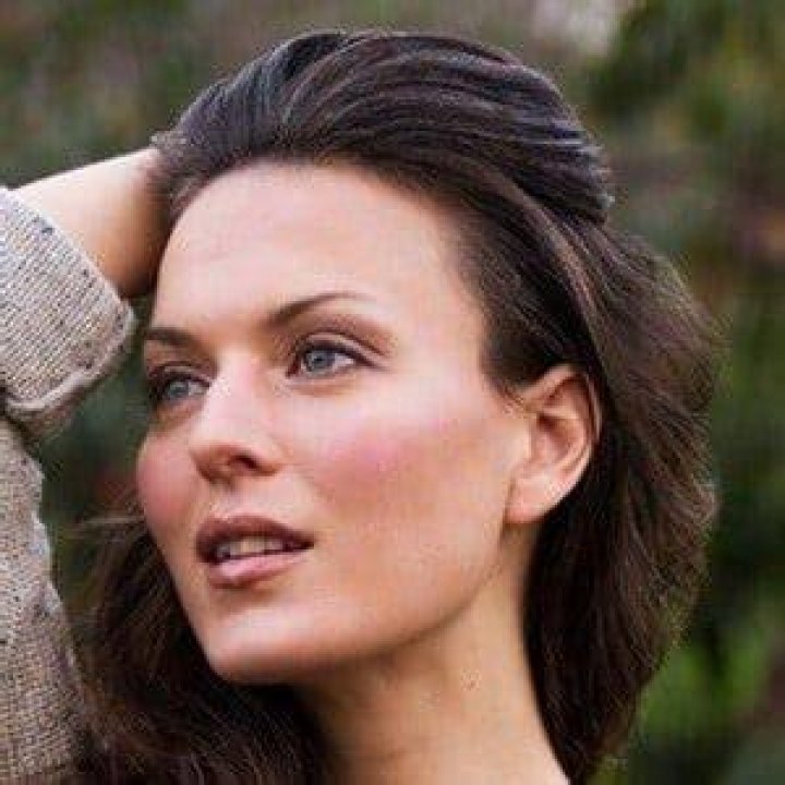 May Lindstrom - Age, Family, Bio