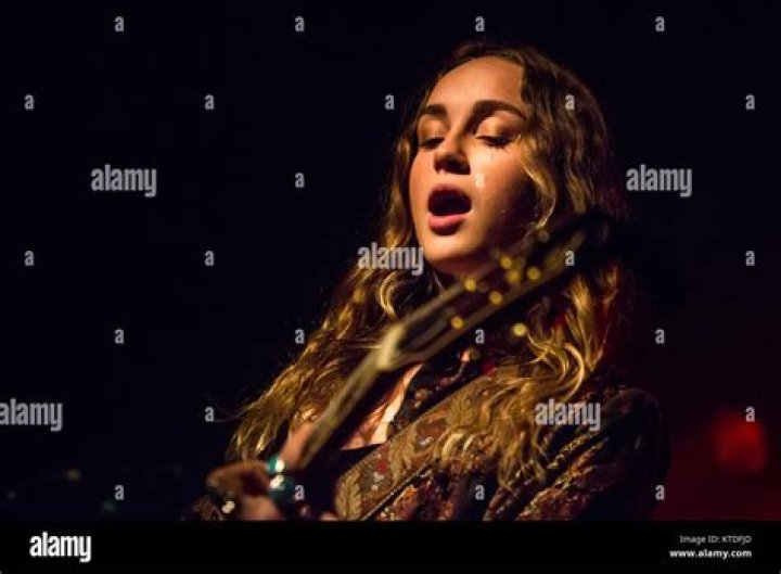 Meet American Singer Zella Day, Her Music Career, Relationship, Family And Much More