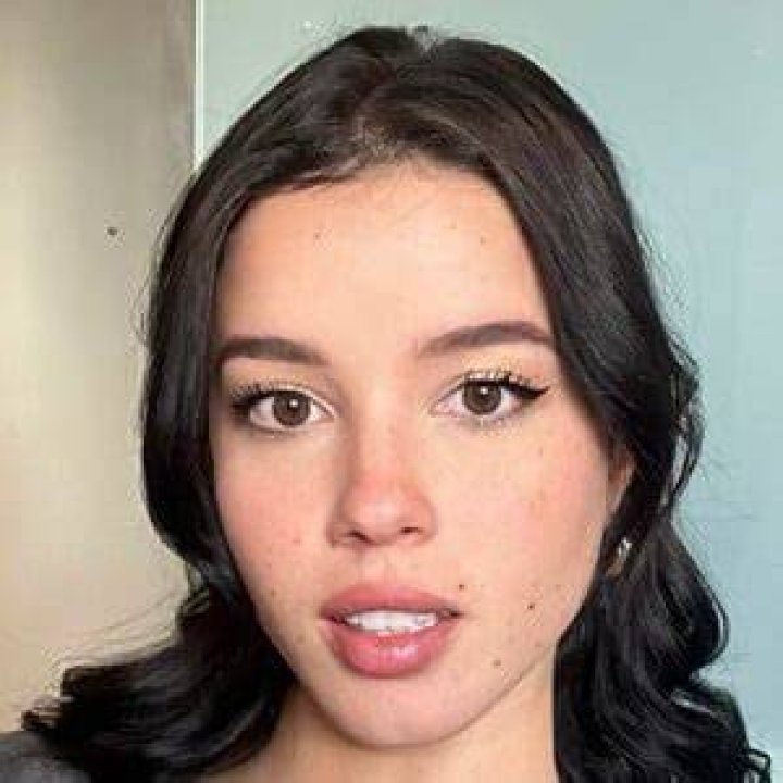 Melanie Dell Olmo Gomez - Age, Family, Bio