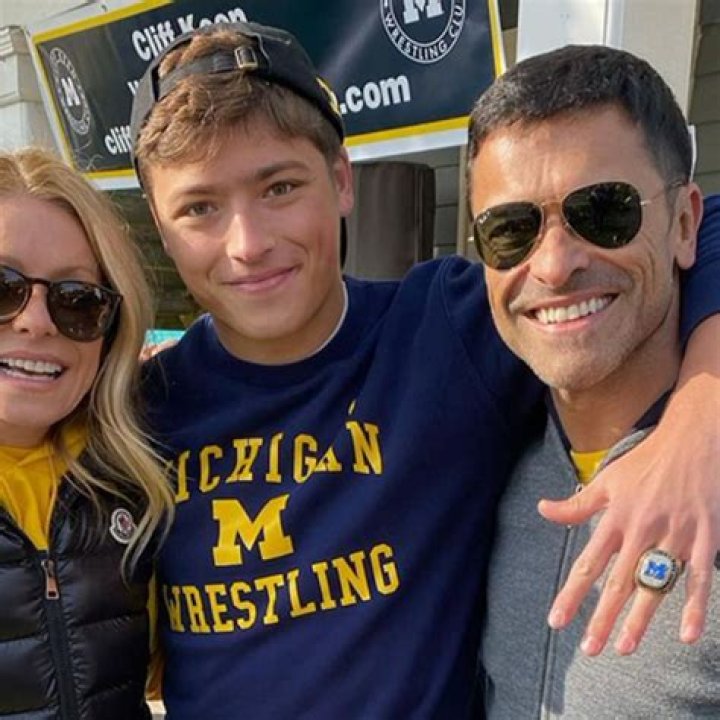 Michael Consuelos (Kelly Ripa's Son) Wiki, Age, Gay, College, Net Worth