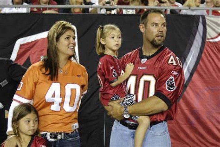 Mike Alstott - Age, Family, Bio