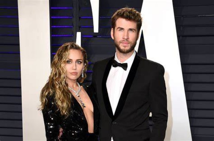 Miley Cyrus & Liam Hemsworth have apparently called off their engagement again