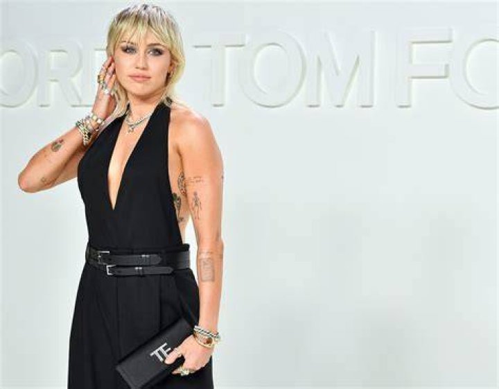 	Miley Cyrus shows off her 5-foot bong on Instagram: badass or dumb?	